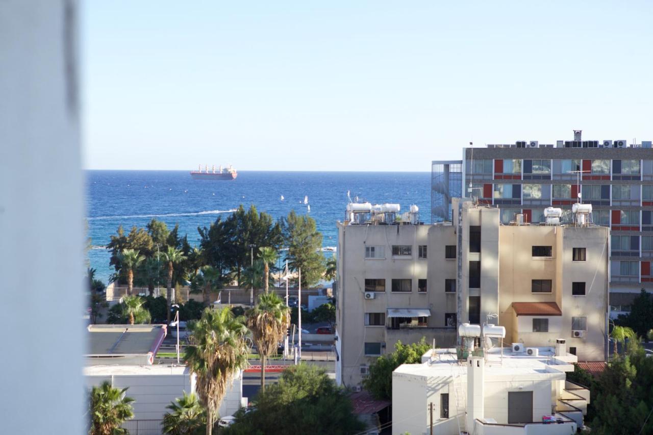 Seaside Spacious Apartment With Sea View Λεμεσός Εξωτερικό φωτογραφία